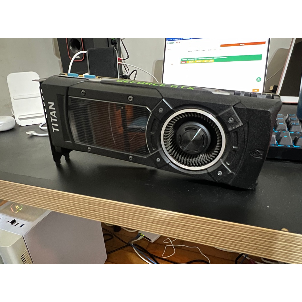 NVIDIA GeForce GTX TITAN X 公版卡