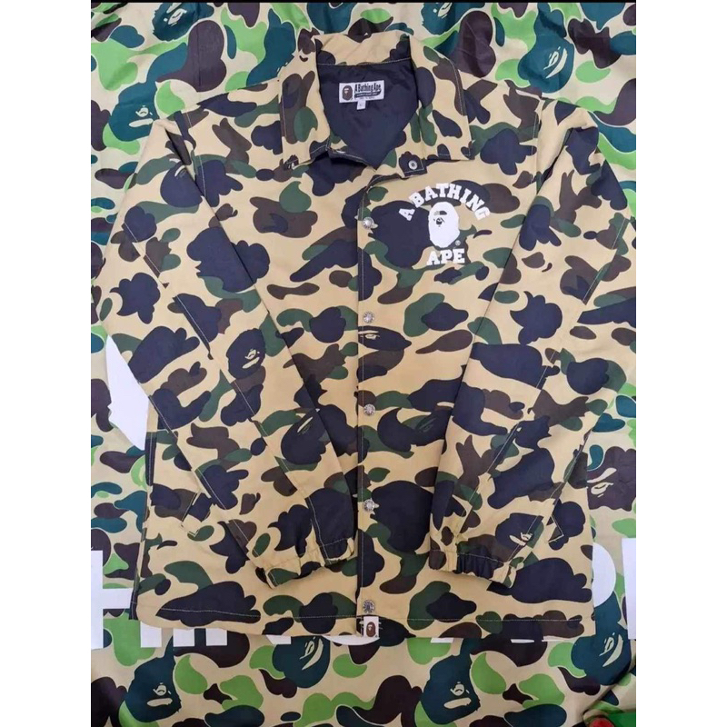 BAPE 黃迷彩教練外套