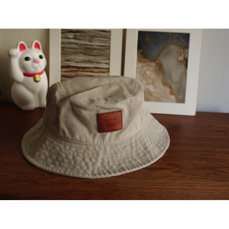 ✦🅱︎🅰︎🅸✦ 現貨款 只有一頂 Acne Studios 皮革方臉標 Bucket Hat 漁夫帽