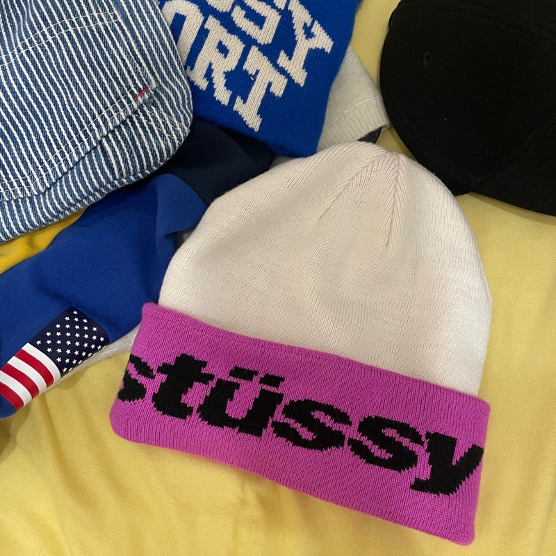 Stussy粉白毛帽