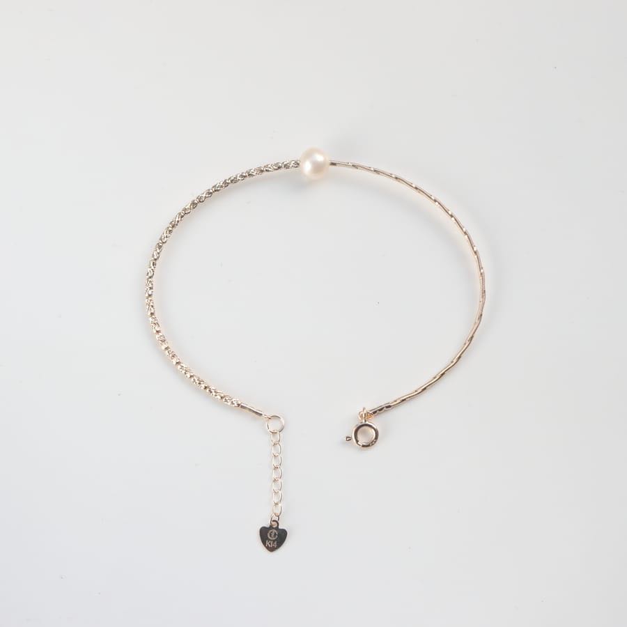 【 CHARIS 韓國珠寶】純14K金 彈性金條珍珠手鍊 洗澡免摘 流汗碰水不褪色