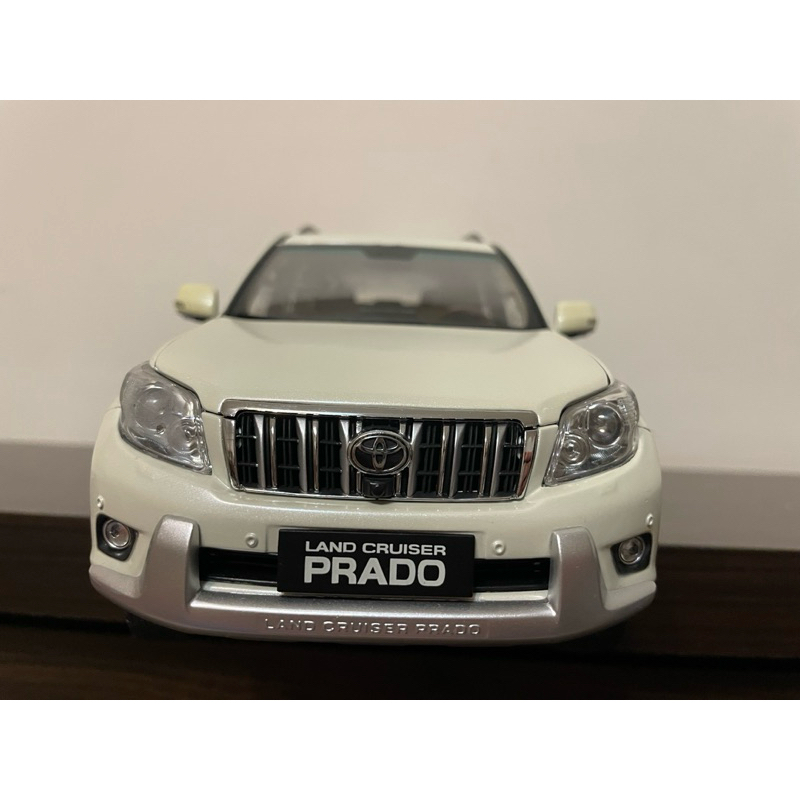 TOYOTA LAND CRUISER PRADO越野王者 1:18模型