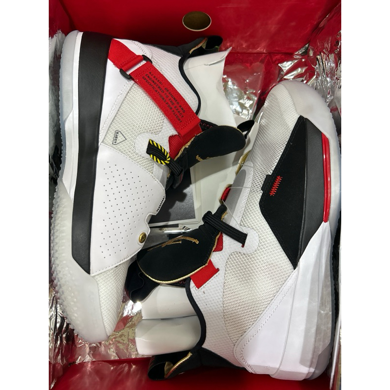 Air Jordan 33 XXXIII Future Flight 芝加哥配色 首發配色 籃球鞋 AQ8830-100