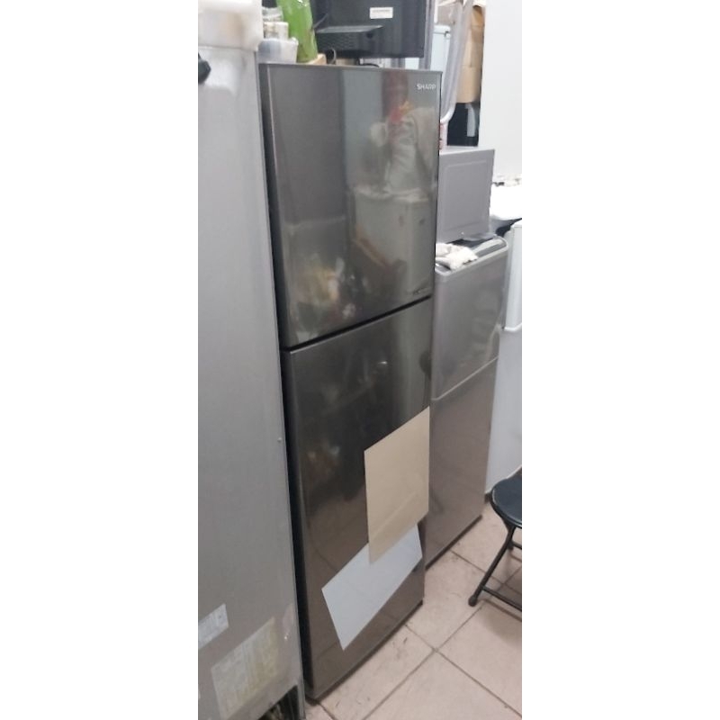 二手中古夏普中型雙門冰箱，一台253公升，年份新2019年，保固3個月，請詢問大戶藥師