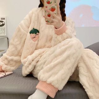 女生睡衣 珊瑚絨睡衣 睡衣女 家居服裝 家居服 可愛睡衣 冬天可穿