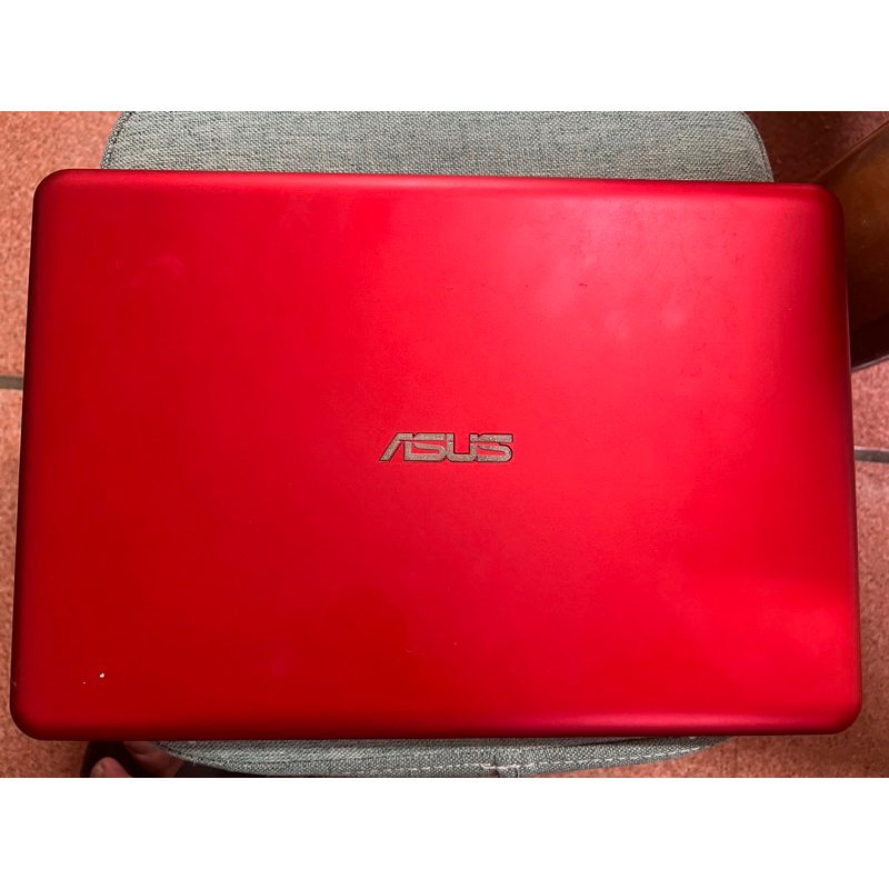 asus x205ta  輕薄小筆電