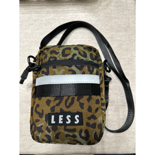 LESS - SHOULDER BAG 斜背包 側背包