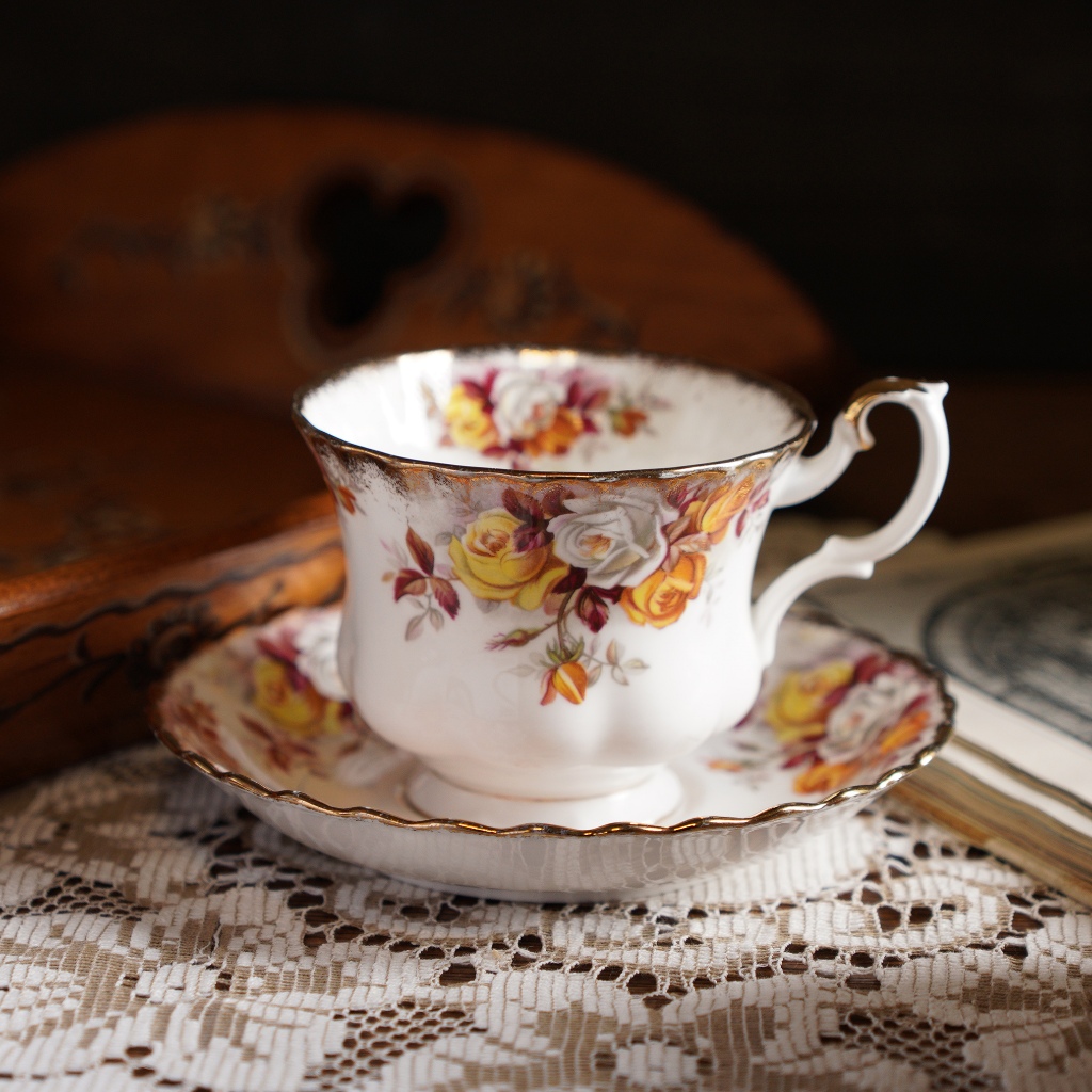 英國Royal Albert "Lenora"系列22K金骨瓷茶杯/咖啡杯組(TS12b17