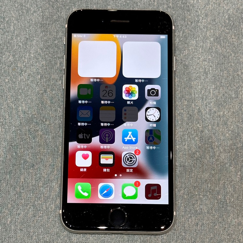 iPhone SE2 64G 白 功能正常 二手 IphoneSE2 SE 2 4.7吋 蘋果 換過電池 螢幕刮傷 台中
