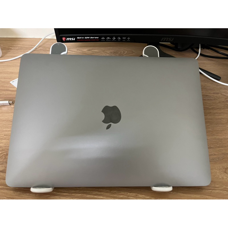 Apple MacBook Air Retina 13.3 吋 筆記型電腦 M1 晶片 2020 二手品（誠可議價）