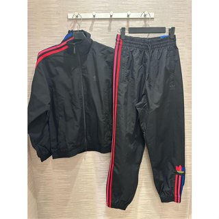 *漢森精品服飾* Adidas 愛迪達 Black Pink Jennie 風衣 外套+長褲 套裝 現貨 XS~M