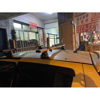04-16 Suzuki Swift 車頂膠條內 預留孔勾式 橫桿、行李架，solio ,牛角式橫桿、牛角可以驗車變更