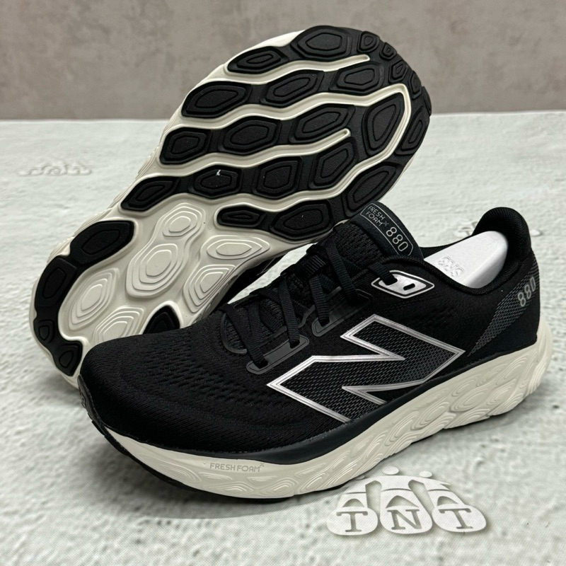 《TNT運動廣場》NEW BALANCE WIDE 紐巴倫 男 2E寬楦 緩震 慢跑鞋 M880B14