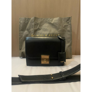 《二手》CHARLES & KEITH小CK 吊牌斜揹包/肩揹包 2-80780728