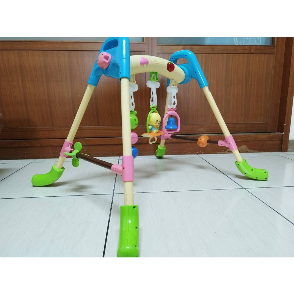 日本 康貝 COMBI  庫瑪熊 音樂 健力架 安撫玩具 幼兒 少玩尚新 功能正常 二手 台中市面交