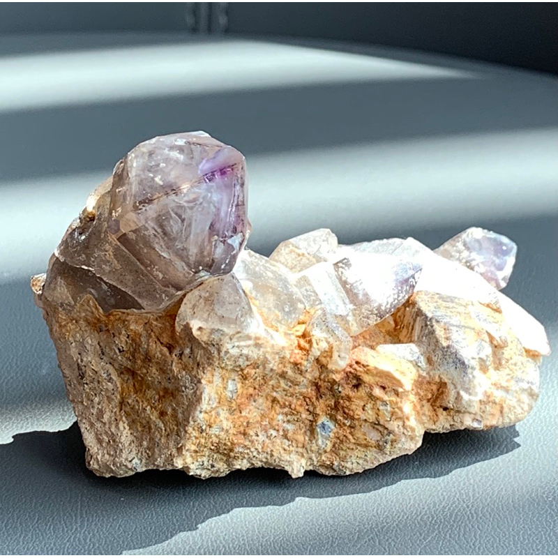 納米比亞幻影紫水晶帶底岩 I，九紫離火，納米紫晶簇，原石無酸洗無打磨 (只售水晶不含照片其他物品)