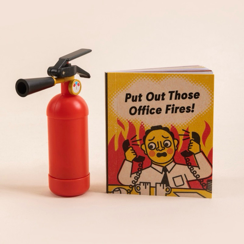 ｜現貨｜迷你滅火器🧯💨 會有嘶嘶的聲音 Desktop fire extinguisher 迷你玩具 療癒小物 交換禮物