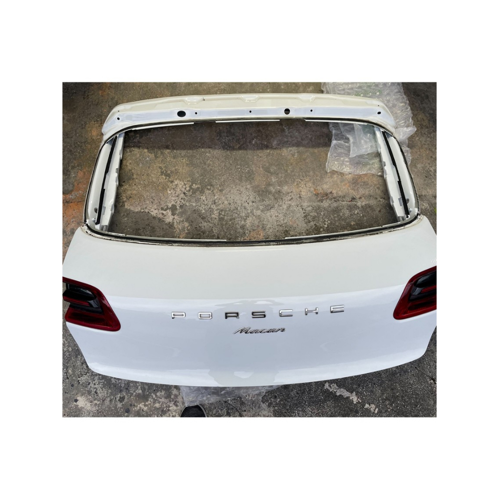 Porsche Macan (2017美規)鋁合金尾門及兩個尾燈