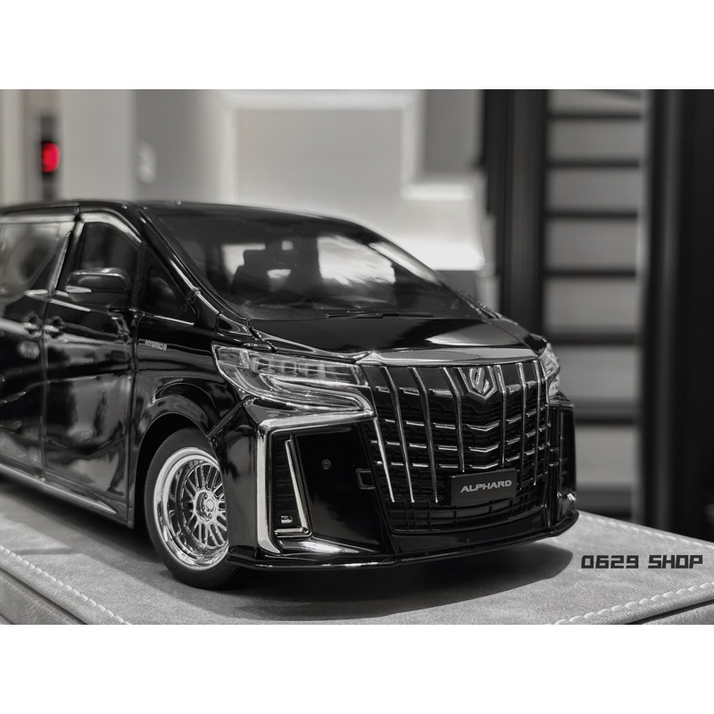 1/18 Toyota Alphard 豐田阿法模型車 蒙娜麗莎套件 收藏品 擺設裝飾 汽車模型 房間擺設 送禮男生禮物