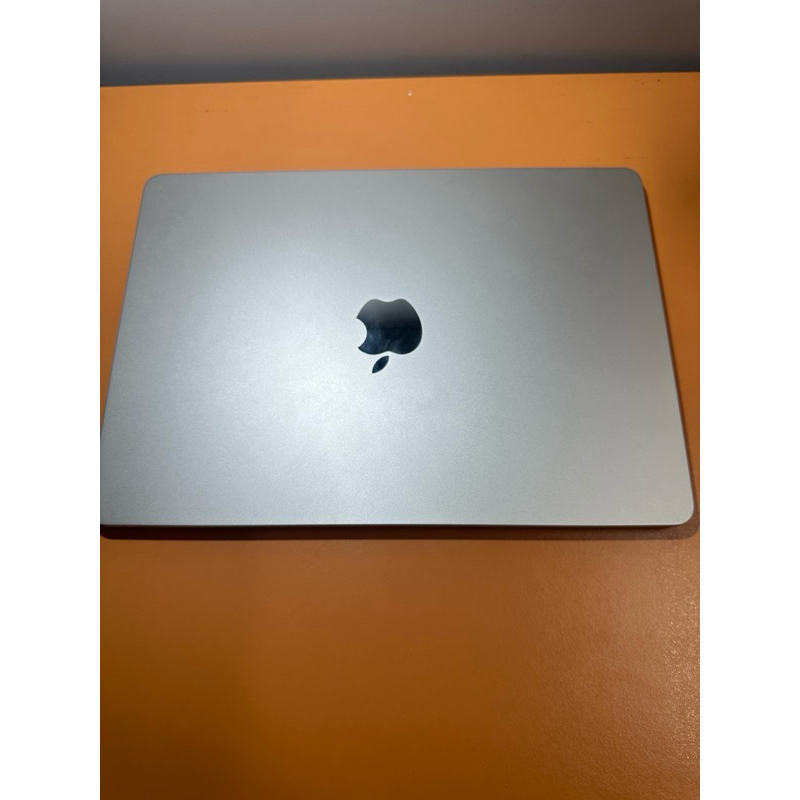 MacBook Air m2 8g 256gb 完美無傷 電池健康度100%（有加兩年straight A延長保固 ）
