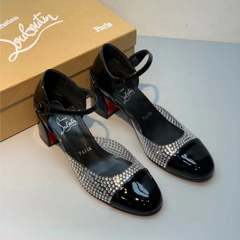 Christian Louboutin 經典時尚柳釘裝飾真皮性感高跟鞋時裝涼鞋粗跟包頭女鞋子紅底鞋 黑色