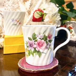 英國Crown Trent玫瑰骨瓷馬克杯🌹✨☕金色鑲邊鍍金 咖啡杯 骨瓷茶具 骨瓷杯 午茶組 咖啡杯碟