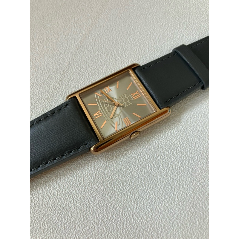 Vivienne Westwood 方形中性手錶 日本Mercari平台購入 全新