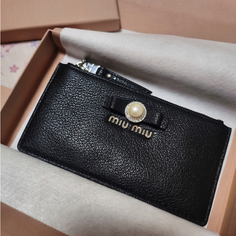Miu Miu 5MB006 Madras 珍珠蝴蝶結裝飾山羊皮零錢卡包 黑色【促銷品】