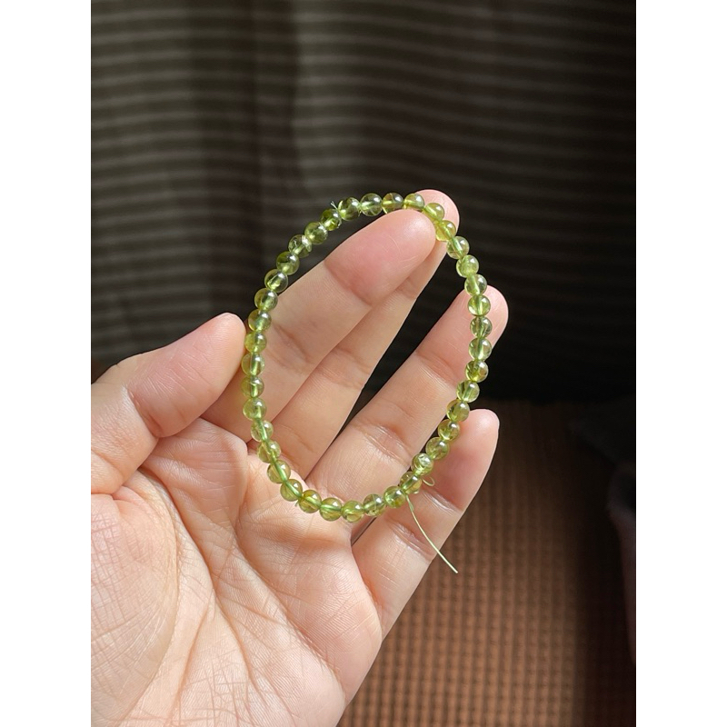 【全新】橄欖石 圓珠 美美草綠色 手鍊 手串 共生雜點少
