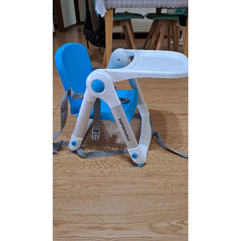 &lt;二手&gt;apramo可攜式折疊餐椅(限台北自取)