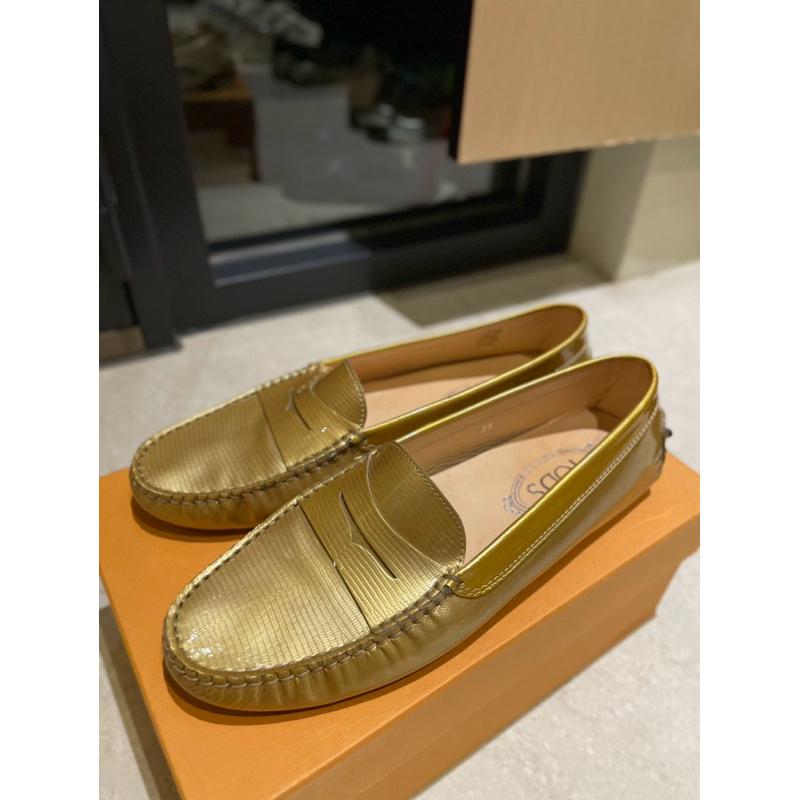 TOD’s金色豆豆鞋 #39
