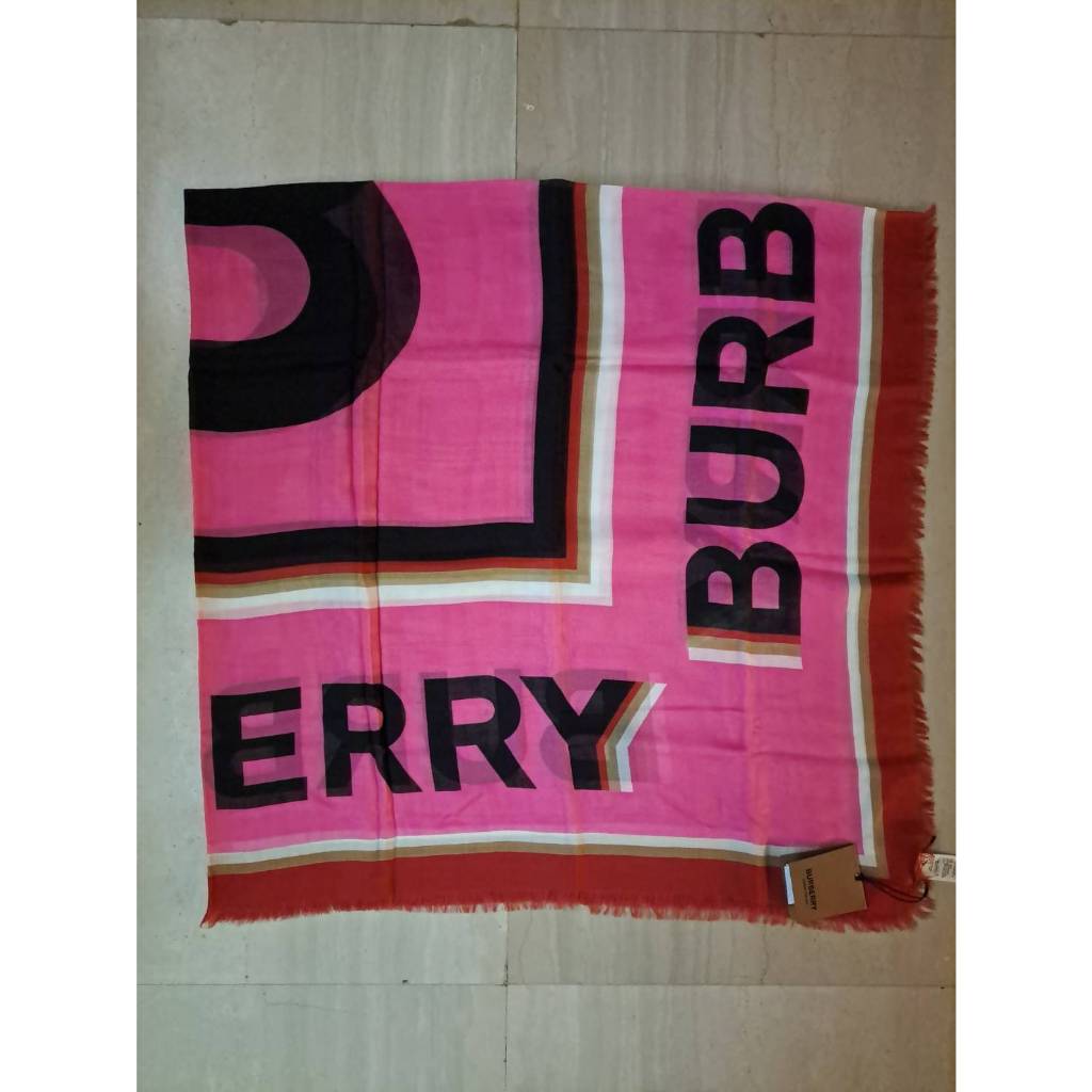 burberry字母大正方形圍巾披肩