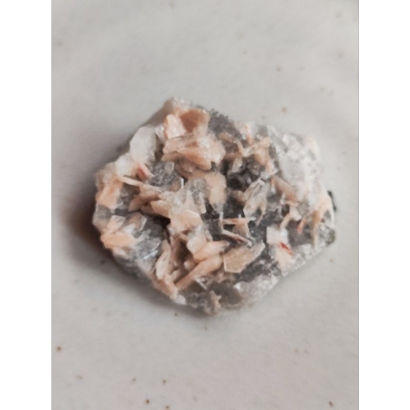 菊晶原礦5.5×4.5×2公分水晶退坑