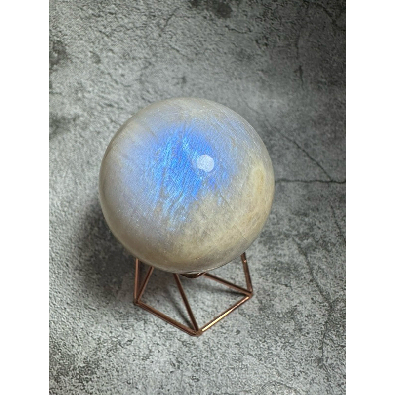 月光石球【極品】（1號）細閃星光 藍光 雙面光 月光石 藍月光 石球 球 礦石 礦物 收藏品 擺件 擺飾 能量
