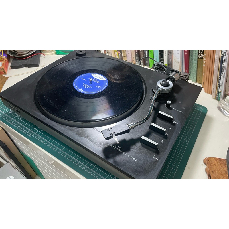 日本製JVC黑膠唱機JL-A20 + PIONEER唱頭蓋+日本製PIONEER唱頭及唱針  音質很好  詳見描述