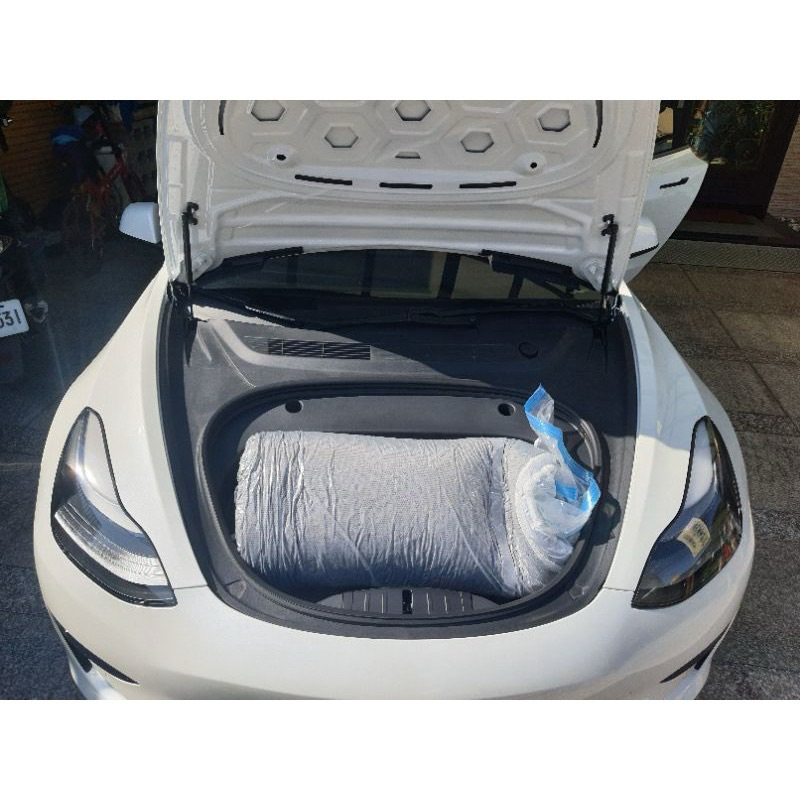 （已售）象牌床墊-車泊背包 Tesla Model 3專用乳膠款