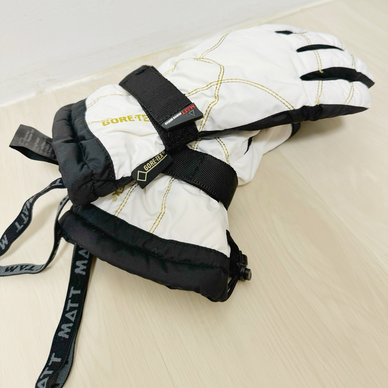 ［二手］西班牙品牌MATT  GORE-TEX 女用手套 白色 超厚 保暖手套/防水/防風/滑雪/機車/騎車 M號