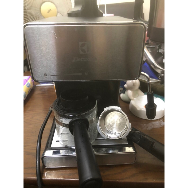 Electrolux 伊萊克斯5bar 義式咖啡機 EES1504K 咖啡機