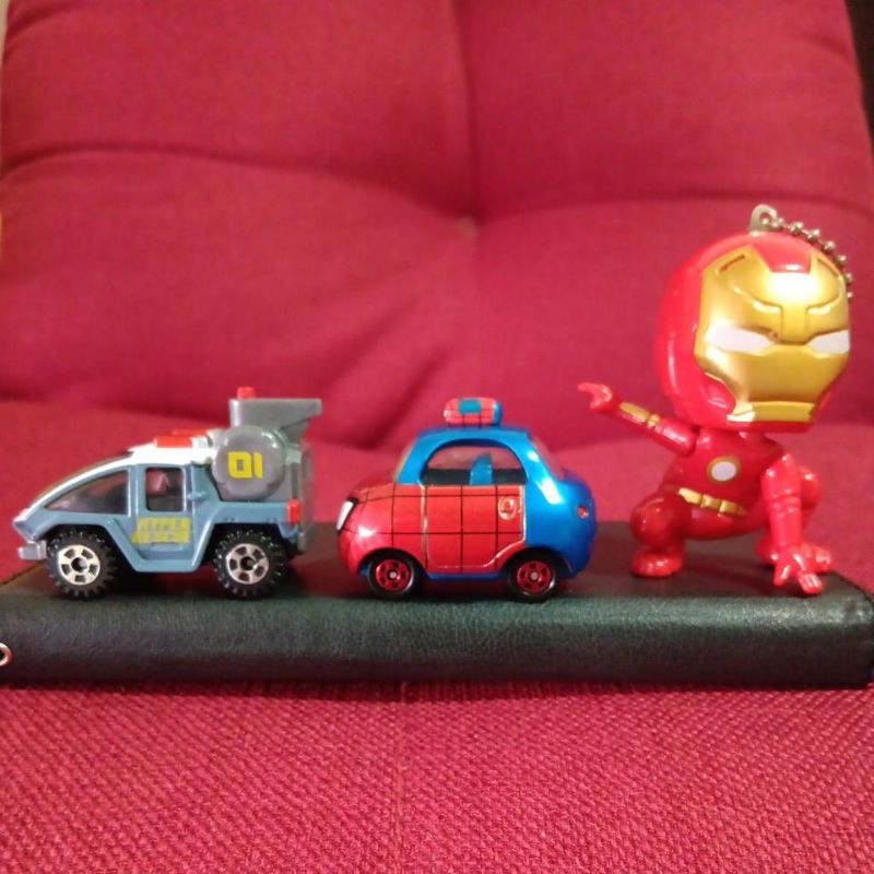 三個合售 TOMICA 漫威玩具車 蜘蛛人小汽車 機動救急警察特警隊 多美小汽車 鋼鐵人塑膠吊飾