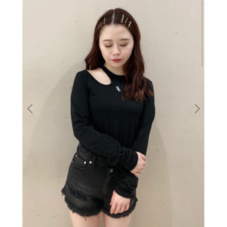 商品少量❤️幸福小舖❤️日本訂單 貴牌聯名款 刺繡露肩 超彈力 超級舒服 長袖t
