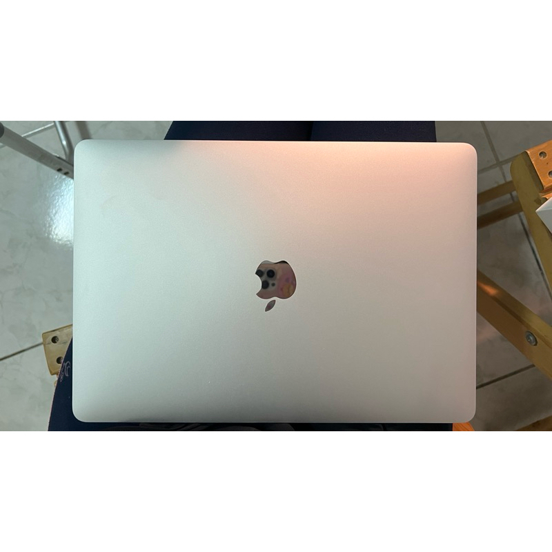 MacBook  Air 13寸［2019年]Intel core i5二手保存良好，附盒、配件