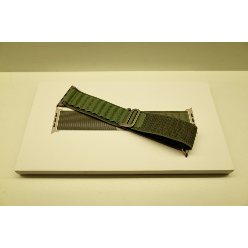 Apple Watch Ultra 49 公釐綠色高山錶環 - M
