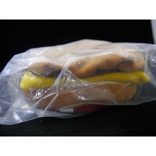 麥當勞 McDonald's 起司牛肉堡 造型抱枕 (全新未拆) 超絕版 麥當勞叔叔 漢堡神偷 大鳥姐姐 奶昔大哥