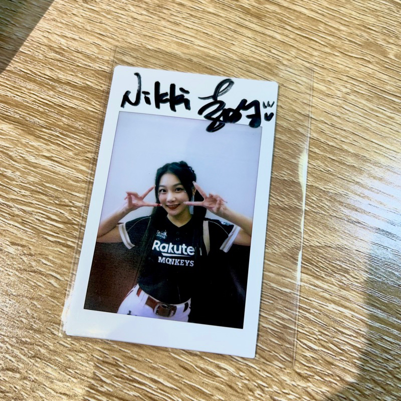 ✨23年季後賽球場內抽獎獎品🏟️ Rakuten girls 樂天 女孩 李昀 簽名 拍立得 非wing star 一粒