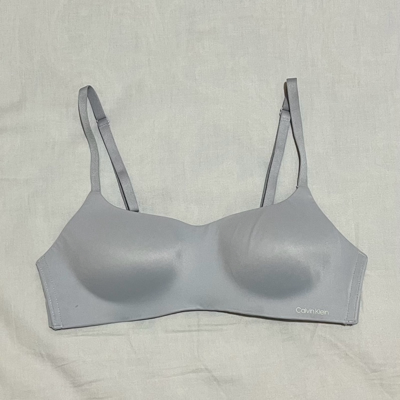 客訂勿下單［Calvin Klein無鋼圈無痕內衣B70 32B］水藍色 CK專櫃購入 正品 二手
