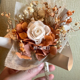 韓式永生玫瑰花束🌹 （附贈提袋、卡片❤️可快速出貨）韓系花束 莫蘭迪 裝飾小物 閨蜜 清新 畢業花束 情人節 手工小物