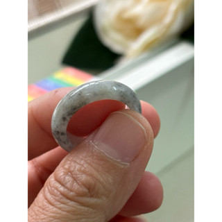 內徑19，國際戒圍16，no654，玉到愛，白烏雞帶黃翡翠戒指（戒圈），完美無紋！保證緬甸玉A貨翡翠