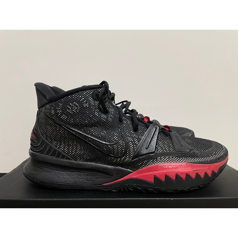 Nike KYRIE 7 黑紅配色 US13 大腳籃球鞋