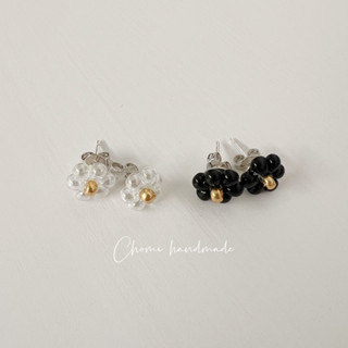 『Chomi』手工串珠純銀耳環 ❙黑花透明花串珠耳環/925純銀