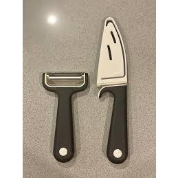 IKEA代購 SMÅBIT 刀/削皮器, 黑色/白色 具有安全、容易操作的設計，適合兒童使用
